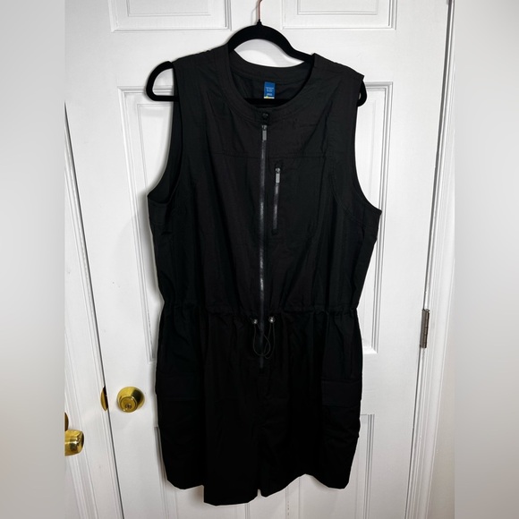 Old navy tech stretch zip romper in excellent like new condition size XL TALL - Picture 3 of 5